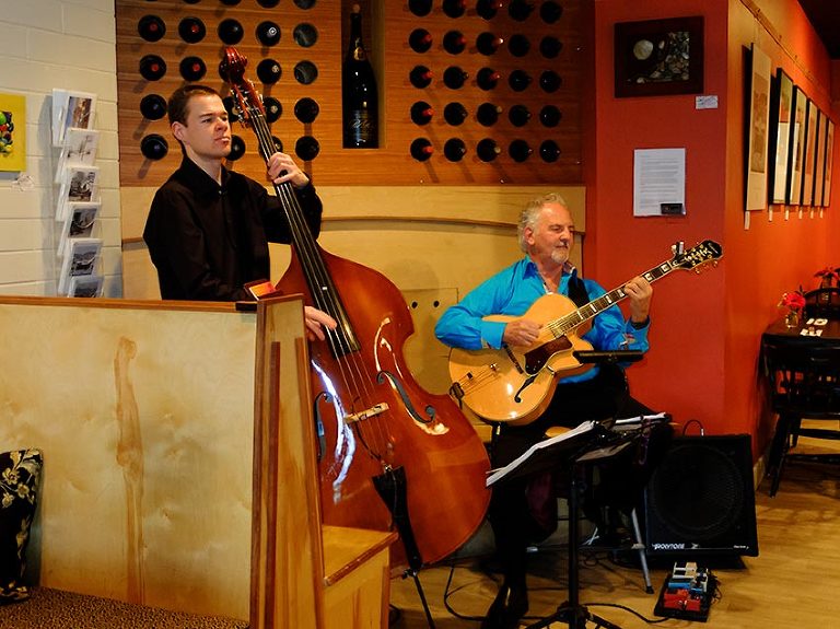 Ryan Tandy (bass) & John MacArthur (guitar) jazz up the opening