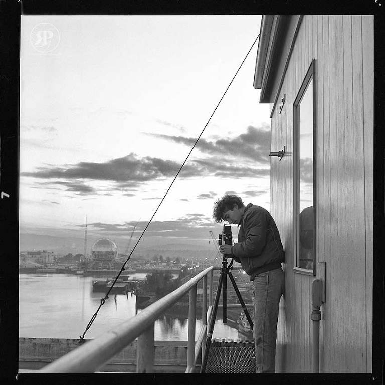 photographing the old cambia bridge
