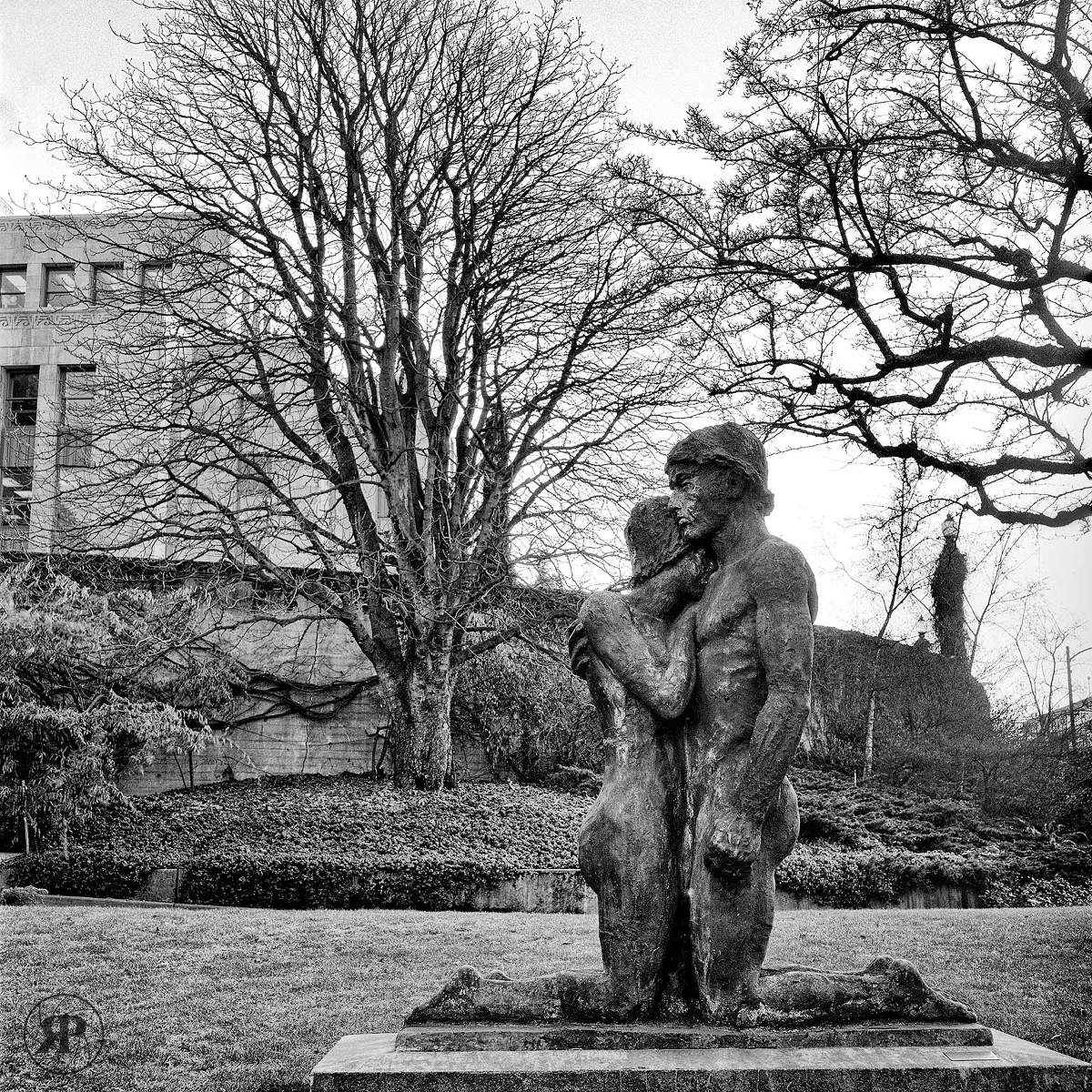Gerhard Juchum's Lovers II: the sculpture and a photographic